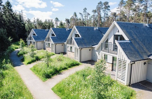 Alvie Cottage | OSPREY APARTMENT, pet friendly, character holiday cottage in Aviemore