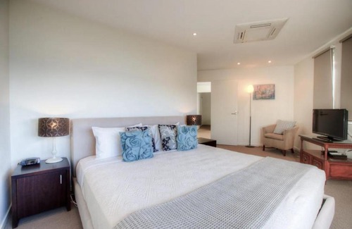 Sapphire Beach House | Osprey