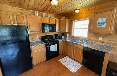 Brier Hill Cabin | Osprey Lodge - The Lodges at Oak Point, 1000 Islands - Right on the River!