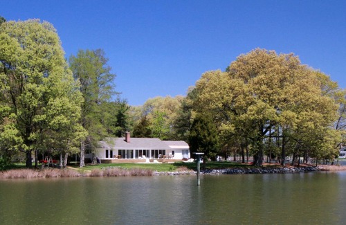 St. Michaels House | Osprey Point - Tranquil Waterfront Cottage w/ Pool & Kayaks - Pets Welcome!
