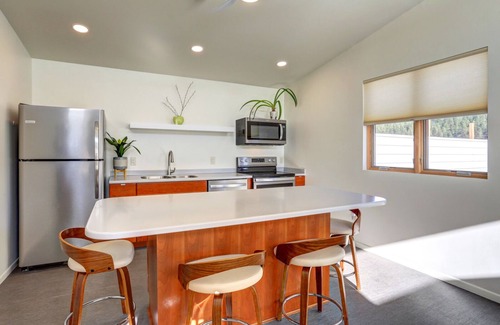 Nemo House | Osprey Poolhouse: Relax in the Black Hills with a private heated pool