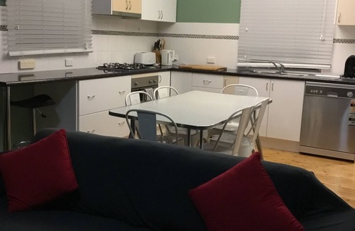 Talbingo Cottage | Osterley Cottage - with crisp linen and fluffy towels and special details