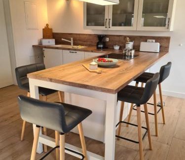 Jakobsdorf House | Ostseenahes Ferienhaus mit 3 Schlafzimmern und großem Naturgarten auf 6000 qm