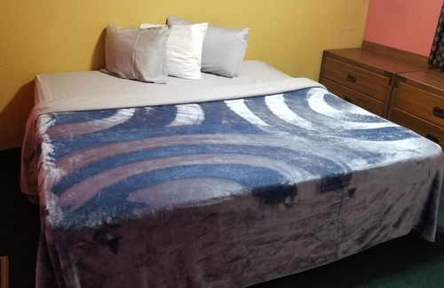 Stillwater Apartment | OSU 2 Queen Beds Hotel Room 209 Wi-Fi