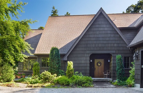 Country Club - North Shore House | Oswego Lake Country Club by 9th Fairway; n"The Bentley" - An ADU for 31+ days