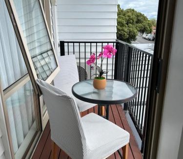 Otahuhu Apartment | Otahuhu shopping centre apartment 8A
