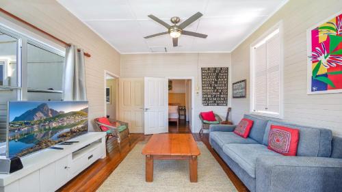 Hardys Bay House | 'Otella Cottage' by Accom Holidays