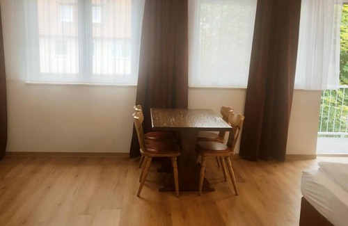 Misburg Apartment | Othman Appartements Alte Schmiede 22