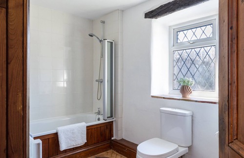 Otley House | Otley Cottage with Free Parking!