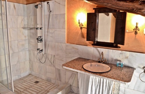 Sayaton Cottage | OTOMBO RURAL HOUSE. SAYATON