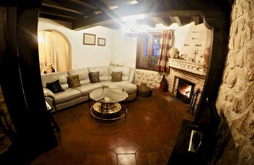 Sayaton Cottage | OTOMBO RURAL HOUSE. SAYATON
