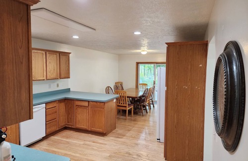 Gaylord Ski Chalet | Otsego Lake Oasis! Spacious 3 bd + loft. Sleeps 12. Separate Private Lake Access