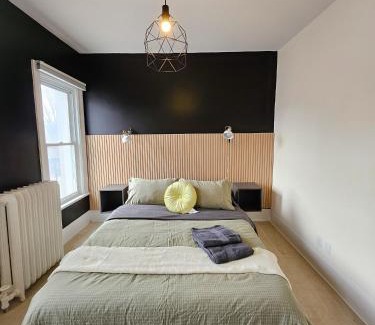 Sandy Hill Apartment | Ottawa Downtown Cozy Guesthouse