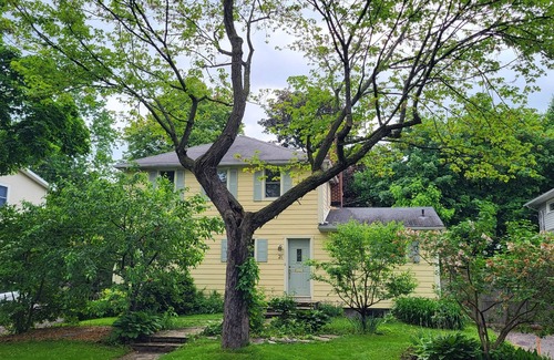 Manor Park House | Ottawa Ontario Detached Home 4 Kilometers from City Manor Park 4 Bed