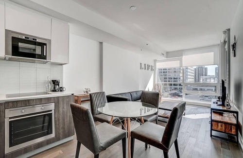 Byward Market - Parliament Hill Apartment | Ottawa - Slater 2B1B