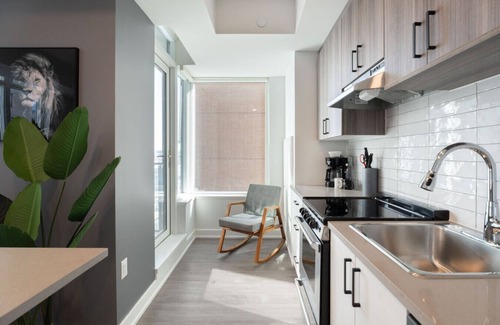 Civic Hospital - Experimental Farm - Central Park Apartment | Ottawa - The Lennox 2BB