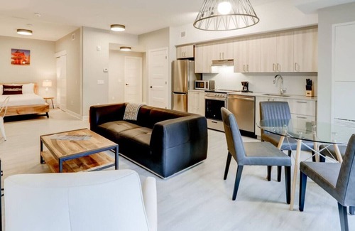 Byward Market - Parliament Hill Apartment | Ottawa - The Met Studio