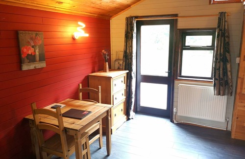 Warminster Ski Chalet | Otter 2 HOT TUB-HuntersMoon- Warminster-Wiltshire-Bristol