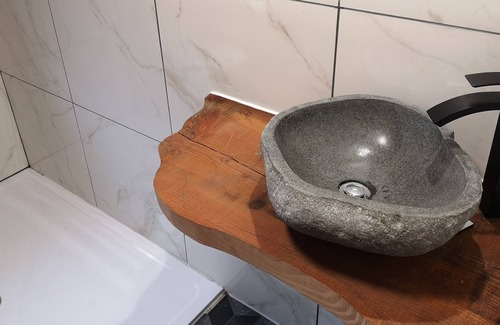 Warminster Ski Chalet | Otter 3 (Hot Tub) HuntersMoon-Warminster-Bath-Salisbury