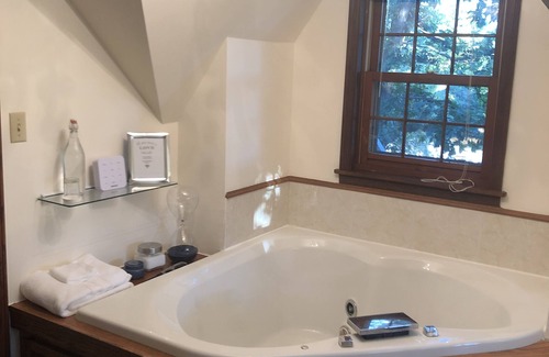 Altoona Hotel | Otter Creek Eau Claire Altoona
