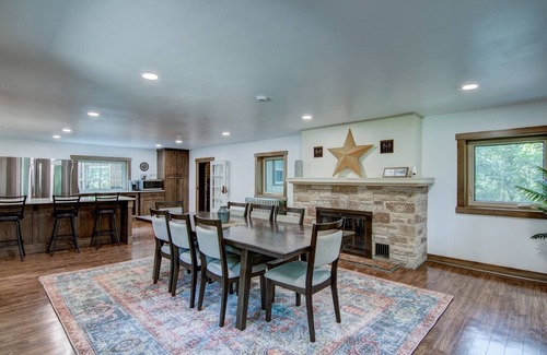 Altoona House | Otter Creek Manor - Oversized 3bd, 1.5 Ba. 3 acres, creek access.