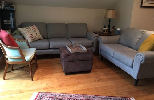 Langley Apartment | Otter Lane Country Carriage House - Group Bachelor Suite