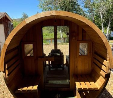 Tumalo House | Otter River Lodge