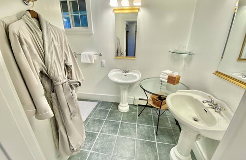 Rosario Bed & Breakfast | Otters Pond Bed & Breakfast