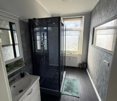 Ottersleben Apartment | OtterslebenGartenblick37 - Küche & Garten, bis zu 3 Personen