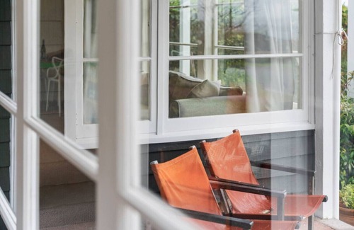 Two Mile Bay House | Otupai Cottage with free wifi