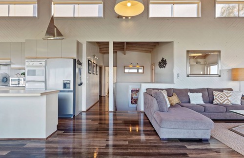 Skenes Creek House | Otway Views - Relaxation & Recreation
