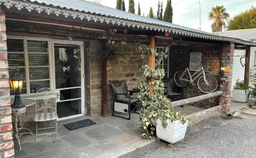 Karoo Hoogland House | Ou Klipskuur Self-Catering Accommodation