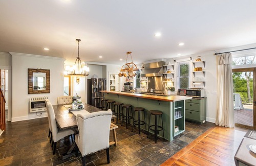 Pencil Bluff House | Ouachita Mountains Luxury Retreat on 40+ acres with Pool, Hot Tub, WiFi