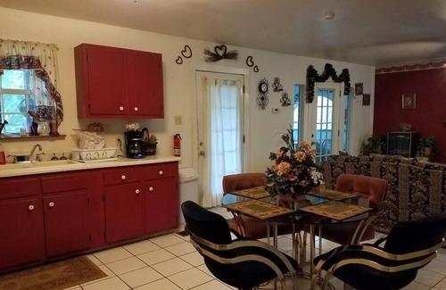 Pencil Bluff House | Ouachita Rose - Private Cabin with Hot Tub
