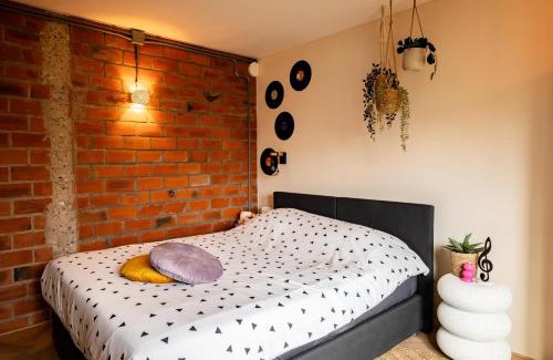 Epe Bed & Breakfast | Ouder-Kind B&B Droomzacht - Kunstkamer