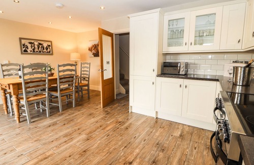 Cotebrook Cottage | OULTON BARN HOUSE, family friendly, with a garden in Tarporley
