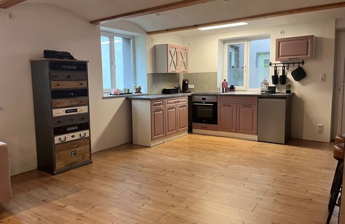 Wolframs-Eschenbach Apartment | Our 2024 newly built and cozy apartment in vintage-modern style with about 60sqm is at ground level with separate entrance and can accommodate 1-4 people. The fully equipped kitchen with fridge, stove, oven, kettle and coffee machine