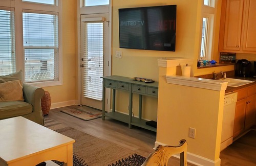 Surf City House | Our 4 Sea Sons nLinens and essentials included.