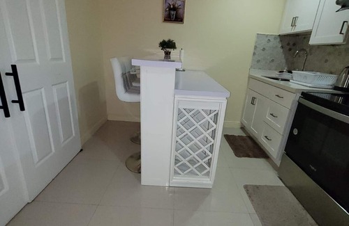 Portmore Apartment | Our beautiful apartment over looks the ocean and as 24 hrs security.