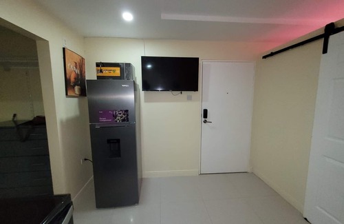 Portmore Apartment | Our beautiful apartment over looks the ocean and as 24 hrs security.