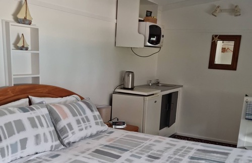 Te Kaha Ski Chalet | Our Coastal Hideaway No 2..