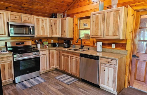 Wears Valley Cabin | Our cozy cabin has a spacious yard. Great for families!