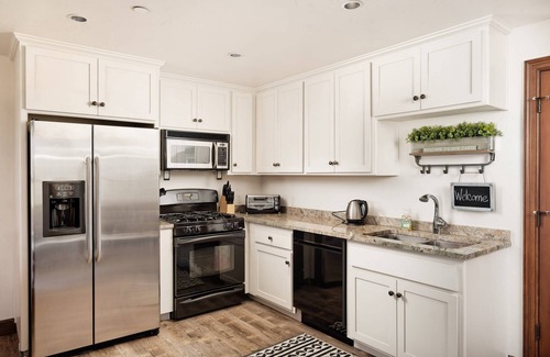 Snowmass Village House | Our Cozy Quintessential Cabin Near Aspen and Snowmass! Wood Stove, Gorgeous Views, Garage