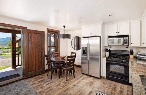 Snowmass Village House | Our Cozy Quintessential Cabin Near Aspen and Snowmass! Wood Stove, Gorgeous Views, Garage