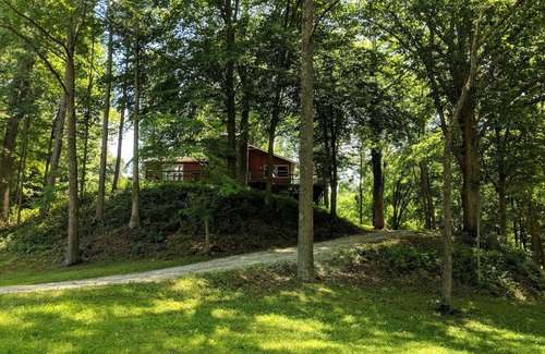 Freedom Cabin | Our creekside cabin is nestled deep in the country on a secluded lane.