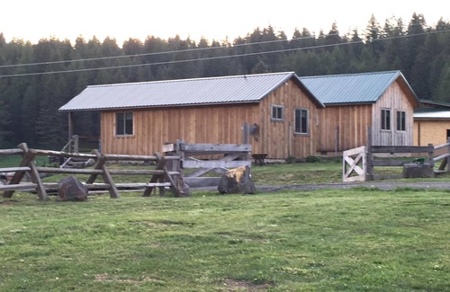 Clarkia Cabin | Our family friendly piece of paradise has everything to offer the outdoorsman.
