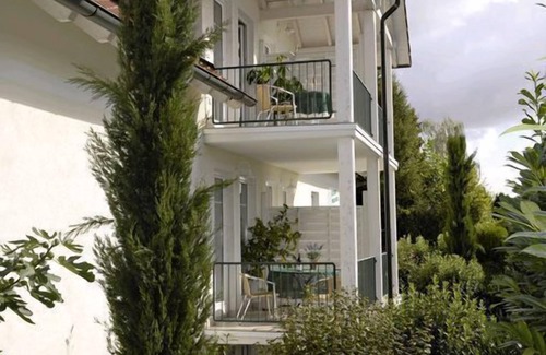 Hochstadt House | Our guest house 'wine paradise', at the sea of ​vines is ideal for relaxing holidays