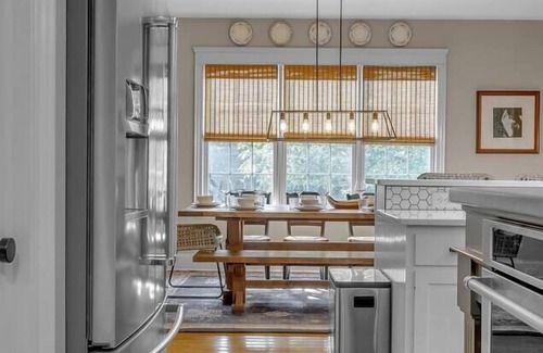 Orchard Park House | Our Hive | Spacious, Luxe, 8 Mins to Stadium