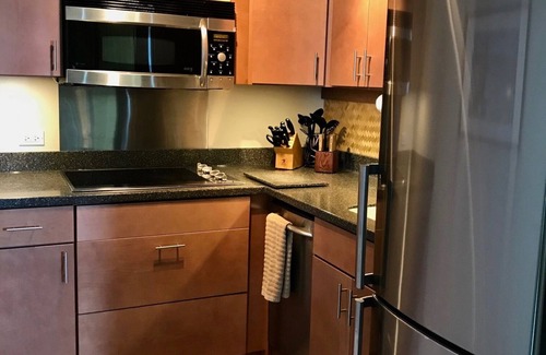 Honokowai Condo | Our home burned down - NOT our VACATION RENTAL! It's our income! Come and enjoy!