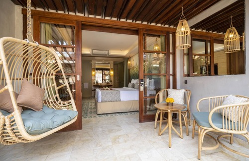 Ubud City-Centre Hotel | Our Hotel is complete by outdoor swimming pool, a bar and garden in Ubud!